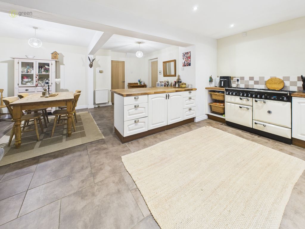 Property photo 3 of 30 Cam04425G0Pr0340Still023