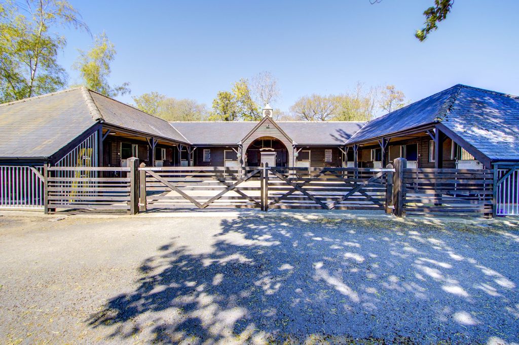 Property photo 3 of 44 Stables