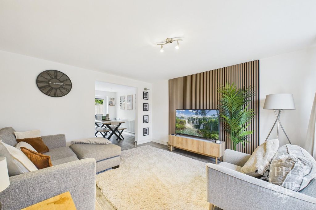 Property photo 2 of 12 Cam02002G0-Pr0256-Still005.Jpg