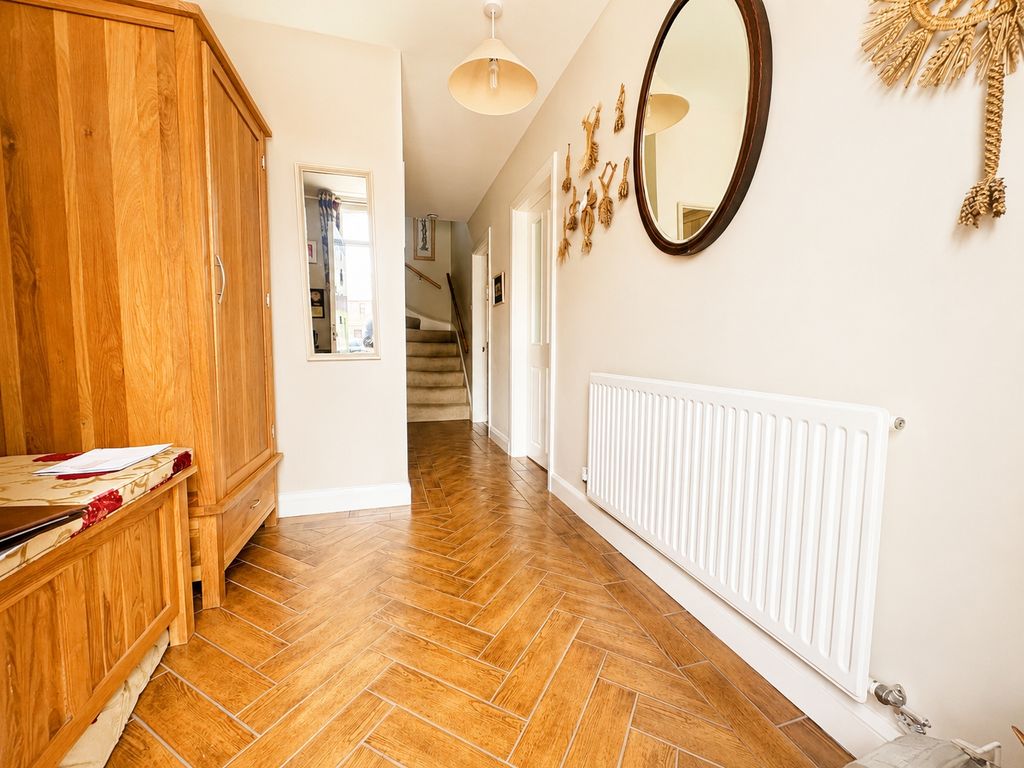 Property photo 2 of 31 Picture No. 13