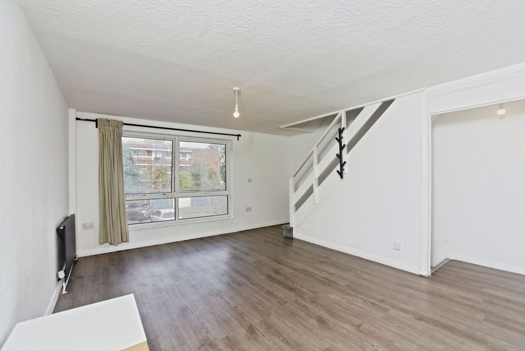 Property photo 2 of 19 Pbox-Img.Jpg