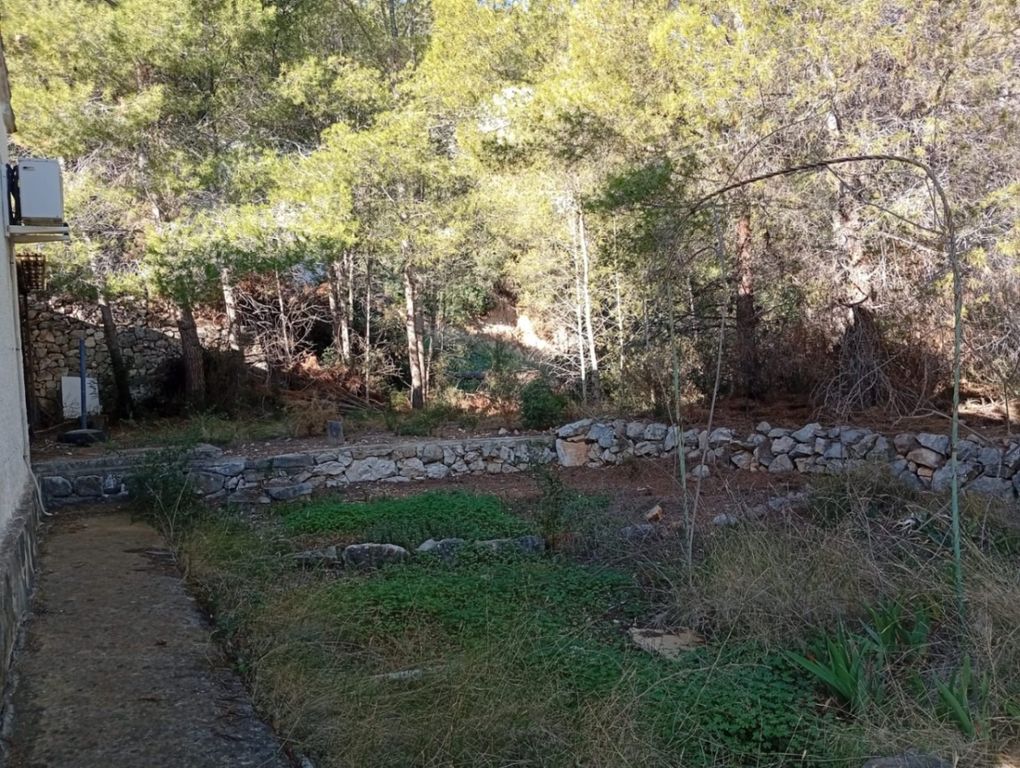Property photo 2 of 6