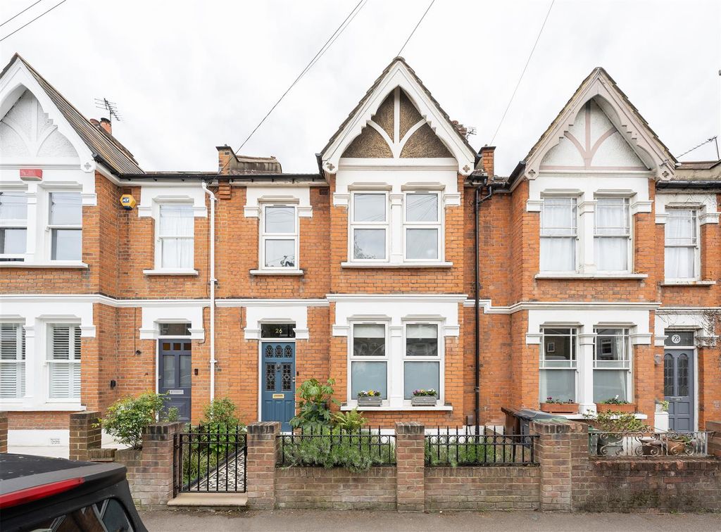 Property photo 1 of 32 Haldan Road, E4