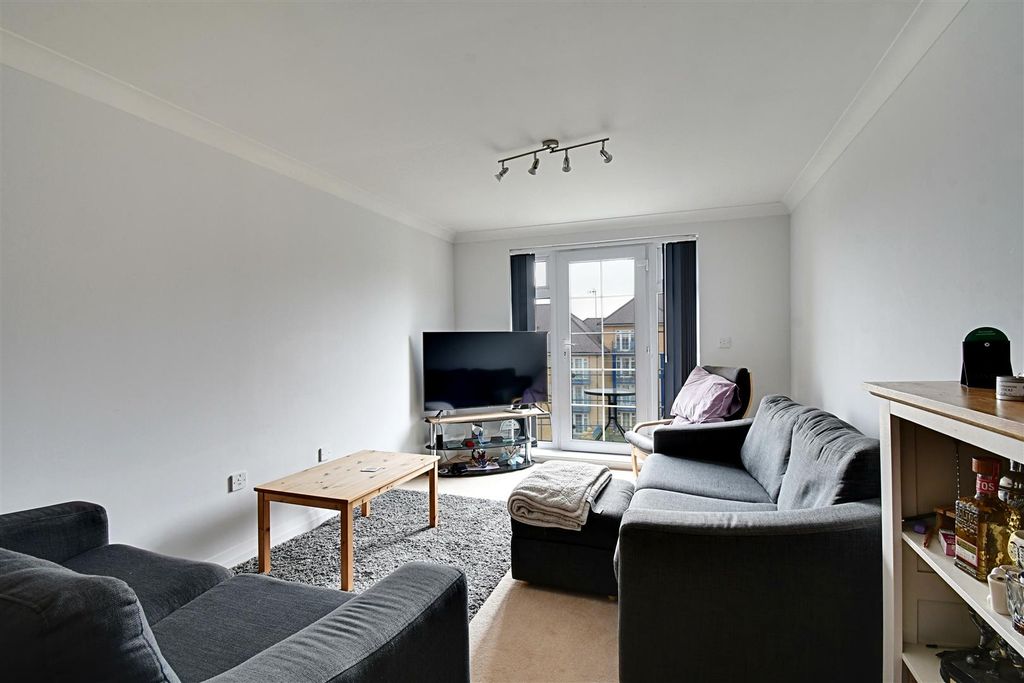 Property photo 3 of 17 Lounge 1.Jpg