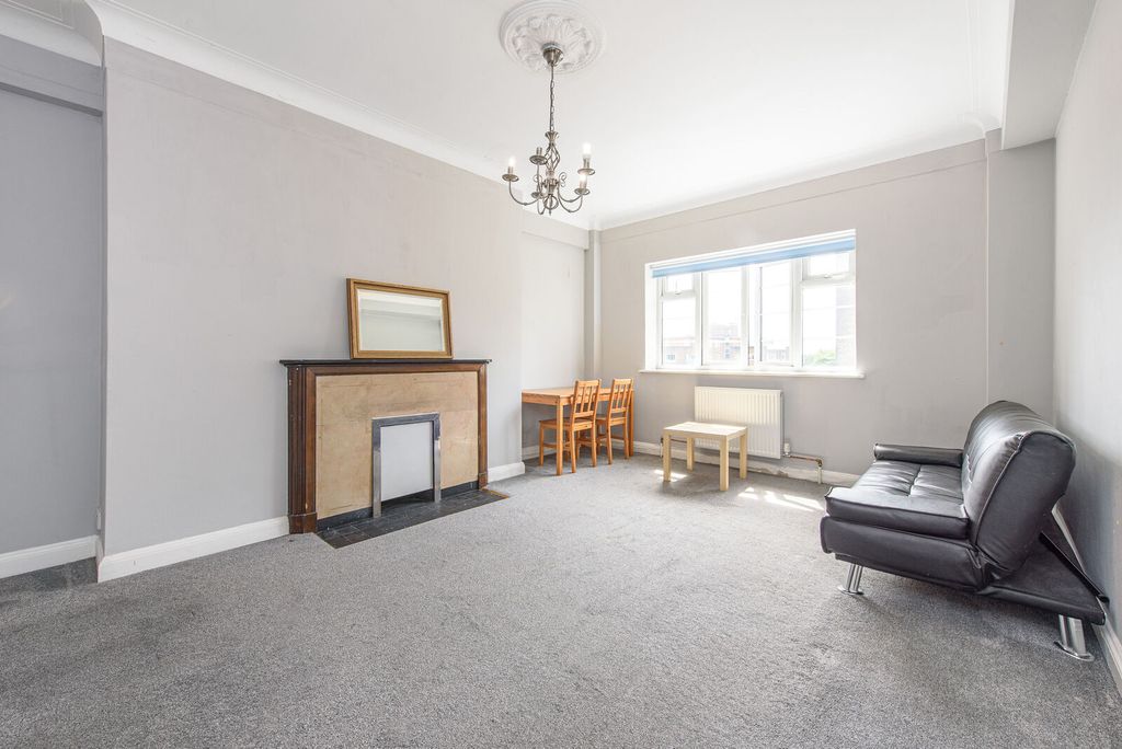 Property photo 2 of 6