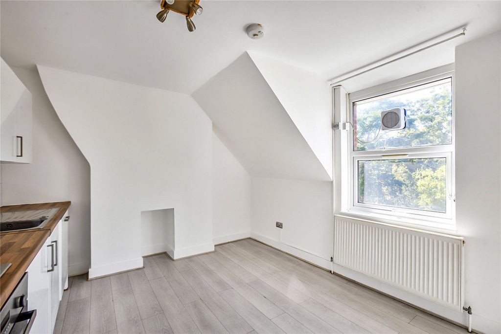 Property photo 3 of 11 Picture No. 01