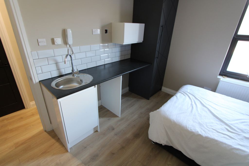 Property photo 1 of 25