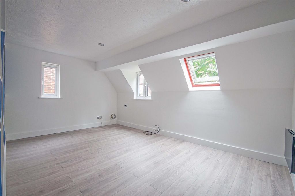 Property photo 2 of 10 L3.Jpg
