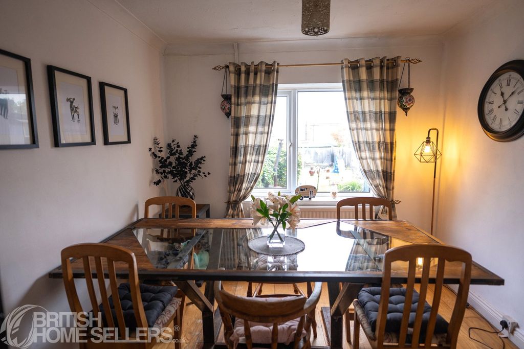 Property photo 3 of 11 Picture No. 06