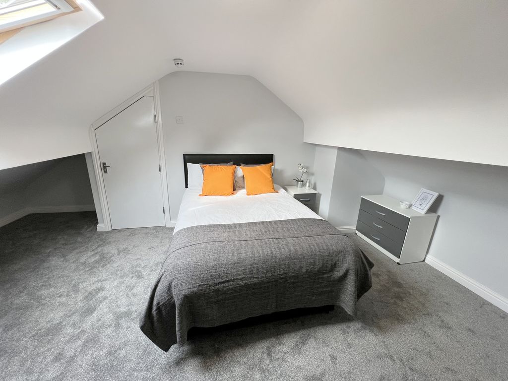 Property photo 3 of 9 Bedroom 6