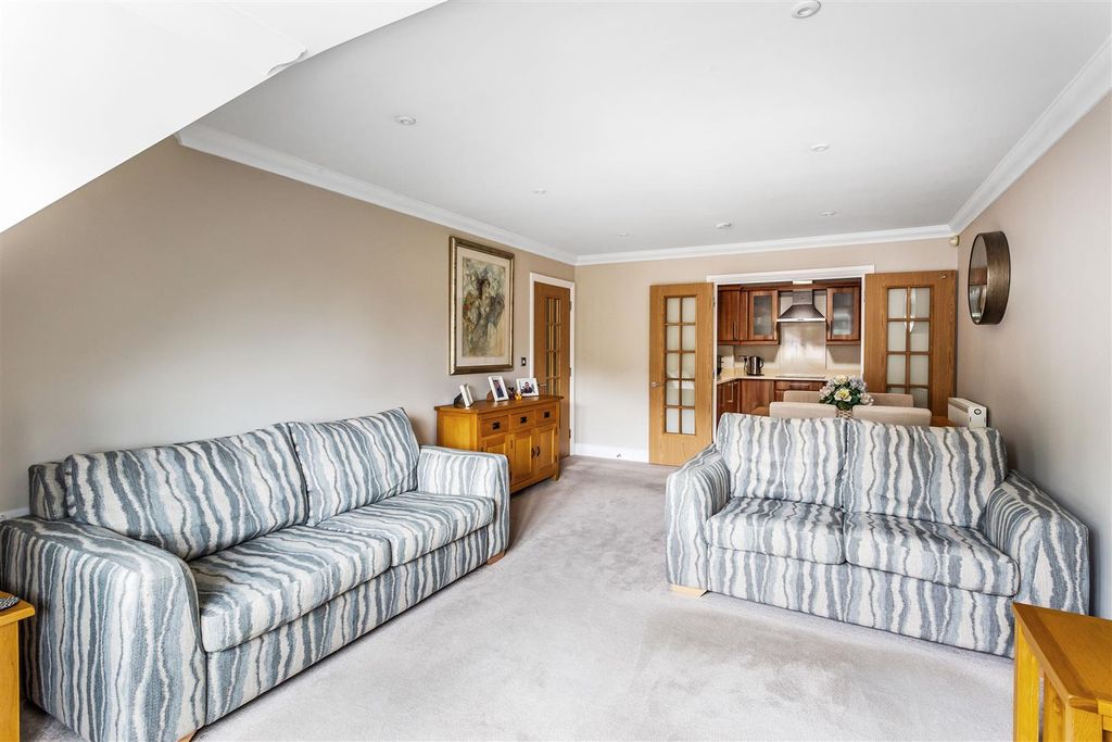 Property photo 3 of 17 24-Warren-Court-5.Jpg