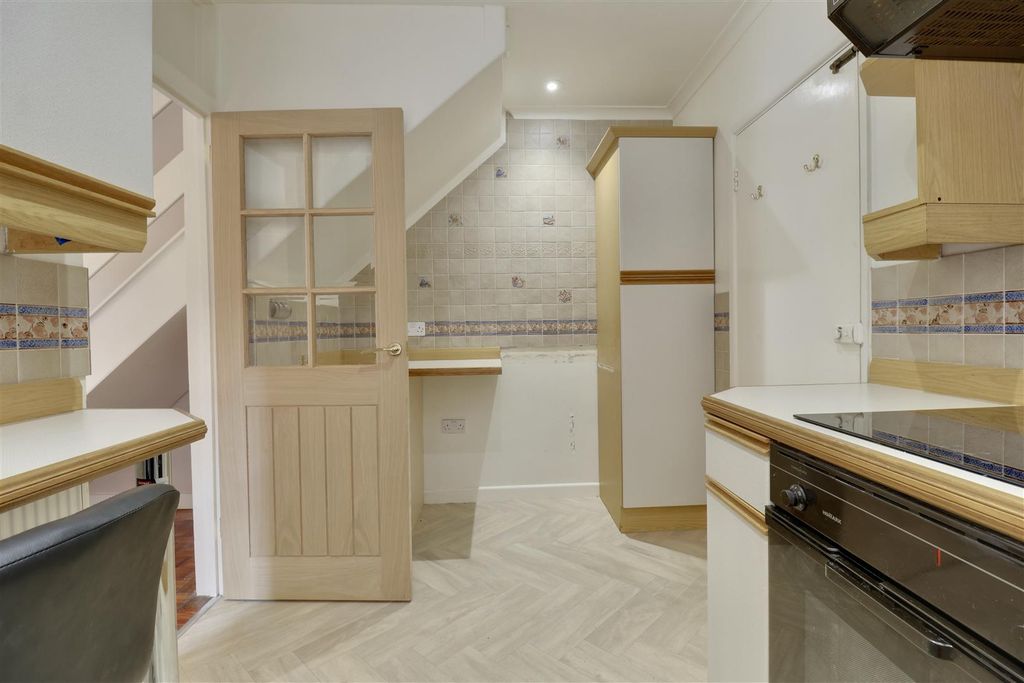 Property photo 3 of 17 5718C2Ae-B8Ec-4331-92A3-Ed630B4Acc5D_1_201_A.Jpeg
