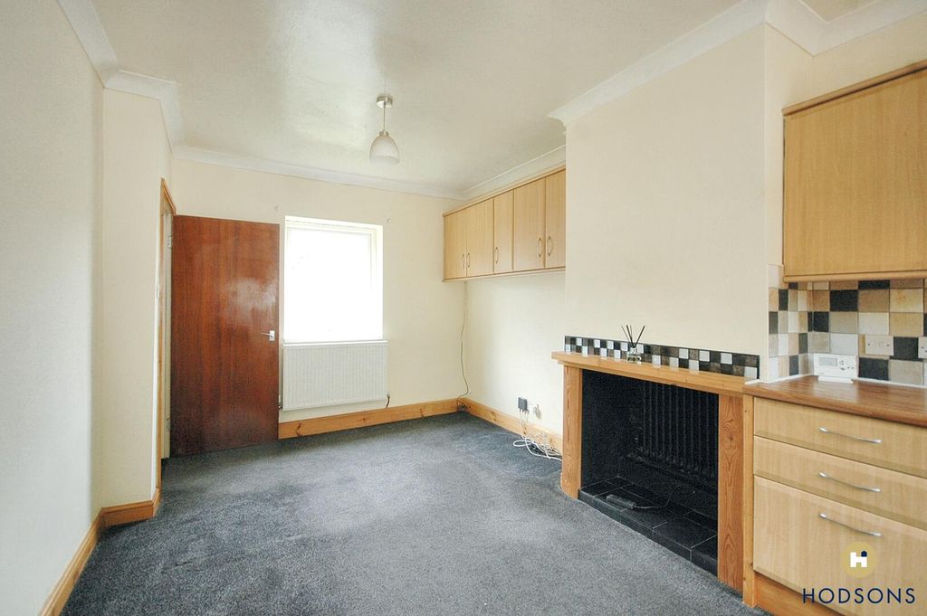 Property photo 3 of 11 Kitchen