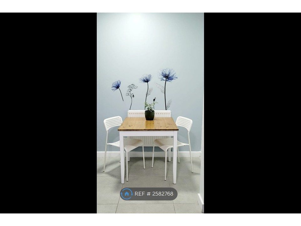 Property photo 3 of 9 Dining Area