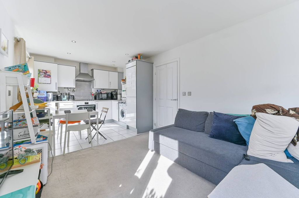 Property photo 3 of 15