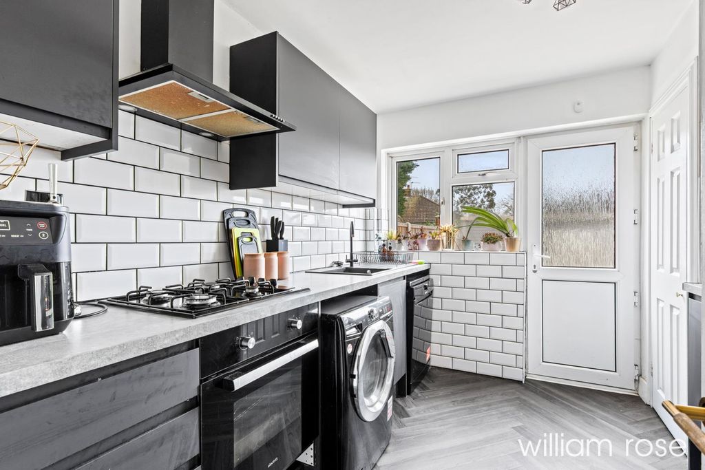 Property photo 3 of 14 Oakwoodhill_6.Jpg