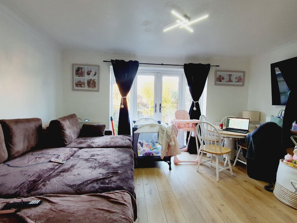 Property photo 2 of 9 Picture No. 29