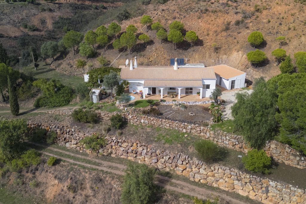 Property photo 2 of 59