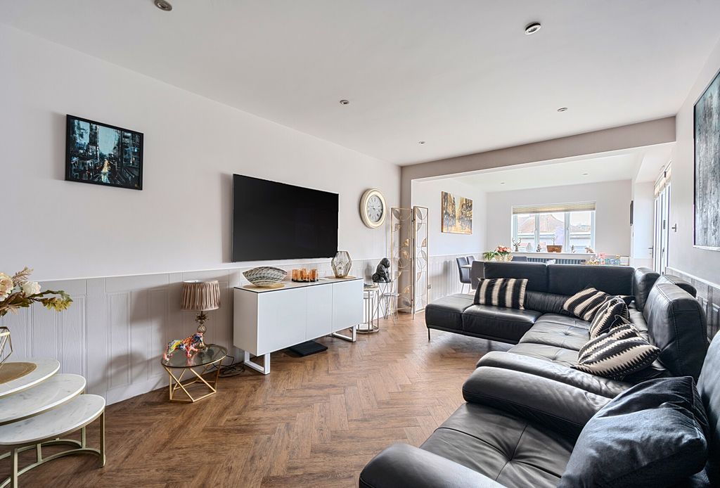 Property photo 2 of 16 1420059-12-69A02c...