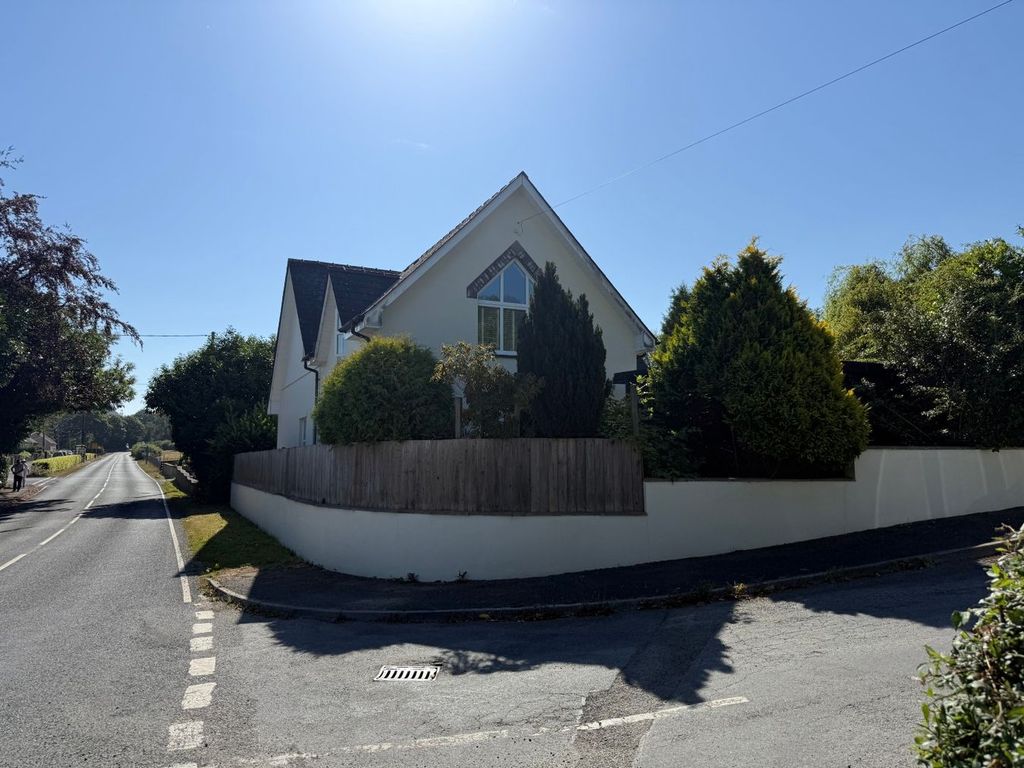 Property photo 3 of 53