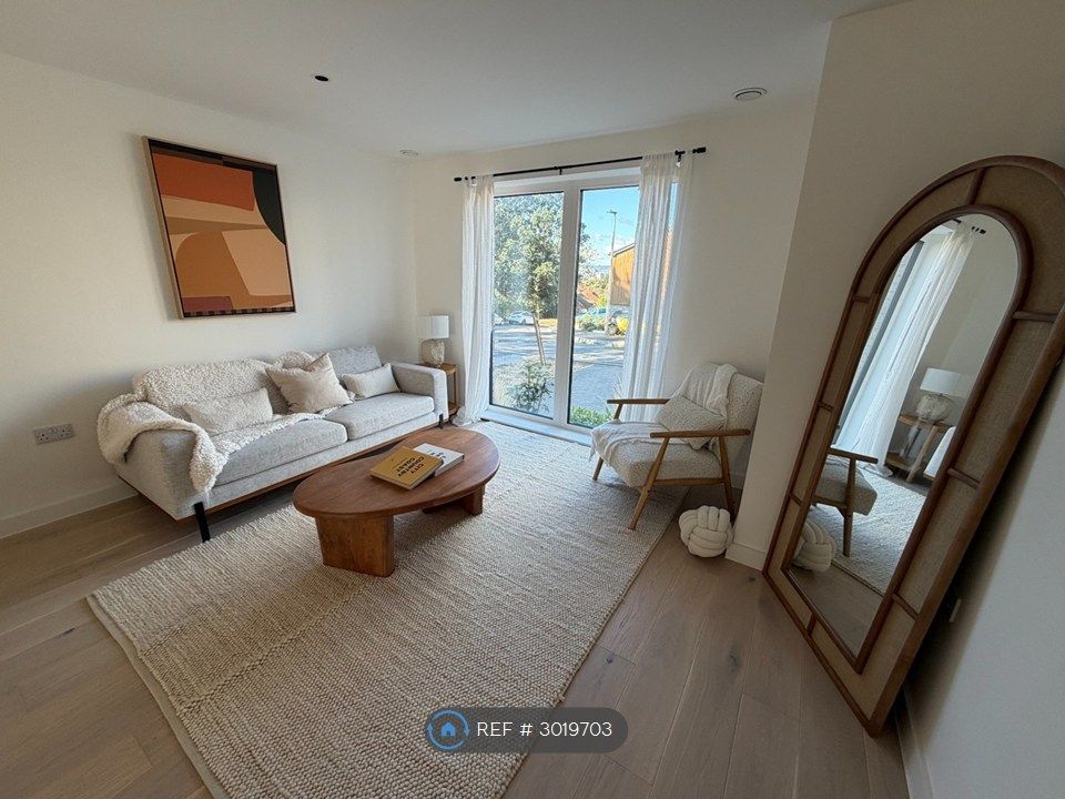 Property photo 3 of 26