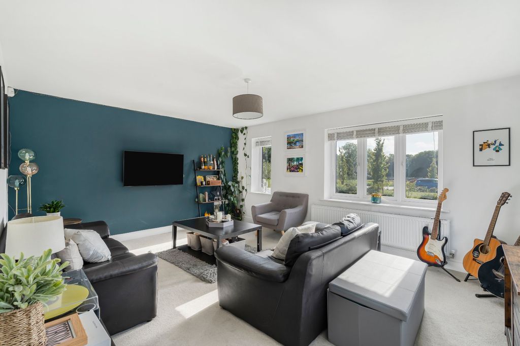 Property photo 2 of 25 Picture No. 14