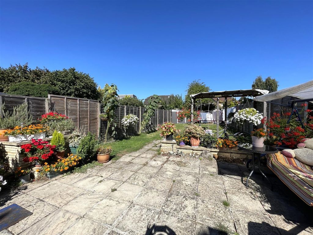 Property photo 2 of 9
