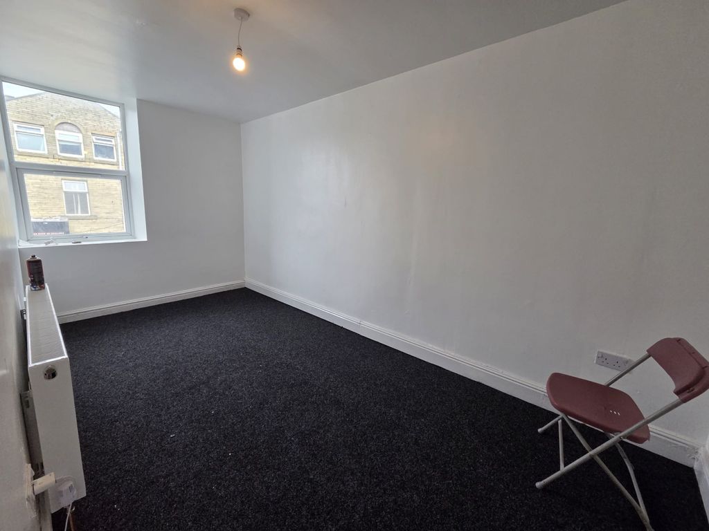 Property photo 1 of 4 234A Whetley Lane, Manningham, Bd8 9Dj