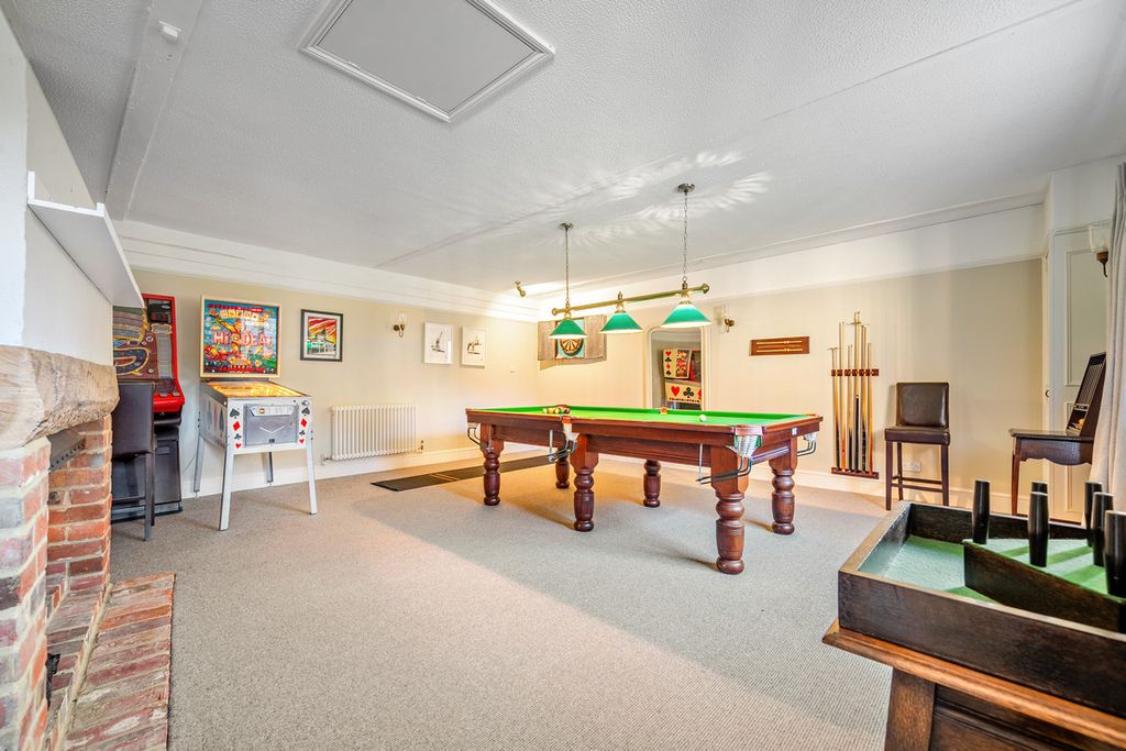 Property photo 3 of 23