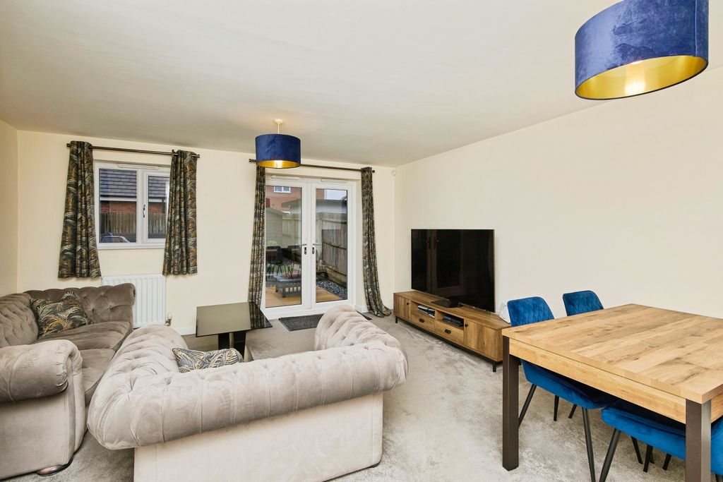 Property photo 2 of 15 Lounge/Dining Room