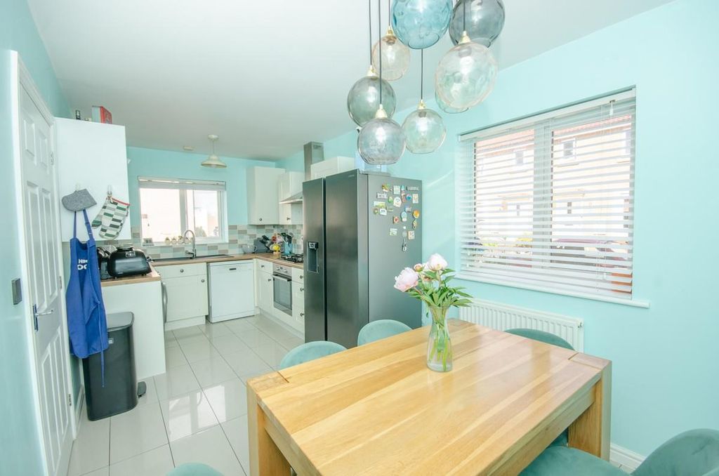 Property photo 3 of 21 Kitchen-Diner.Jpg