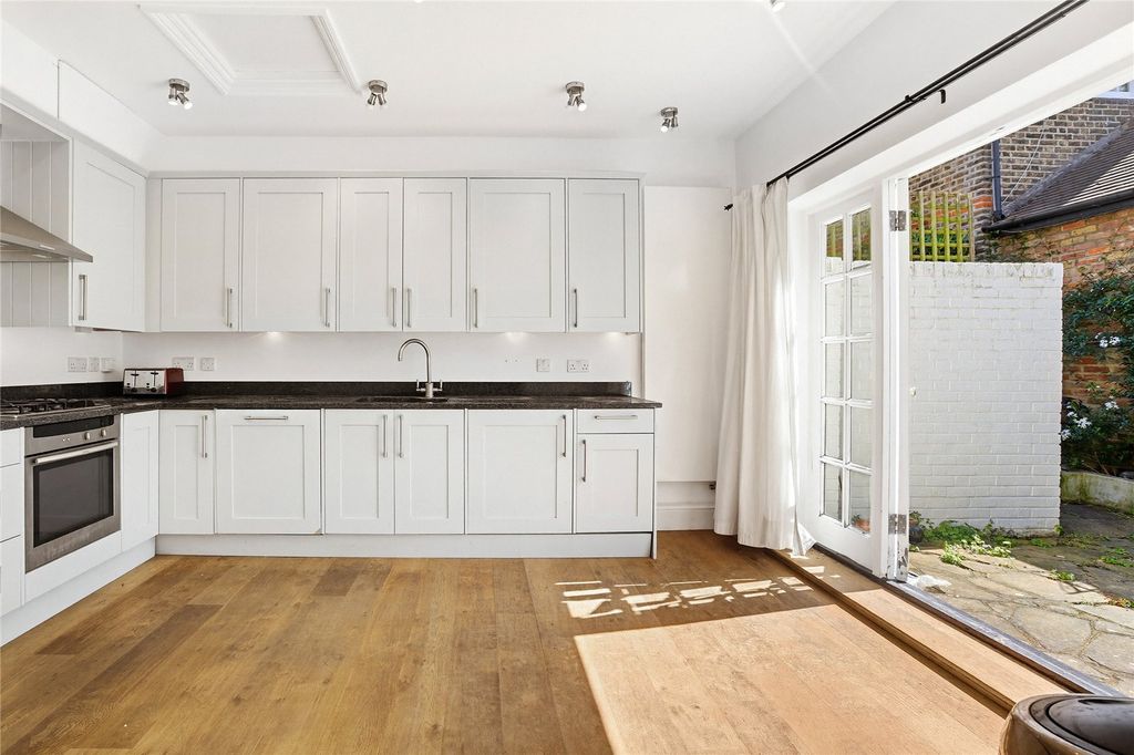 Property photo 2 of 14 Kitchen