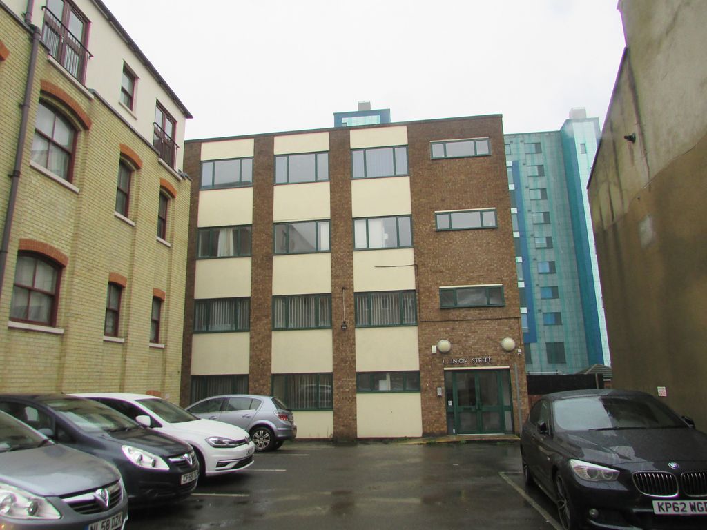 Property photo 1 of 18