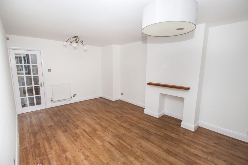 Property photo 2 of 14 1266612