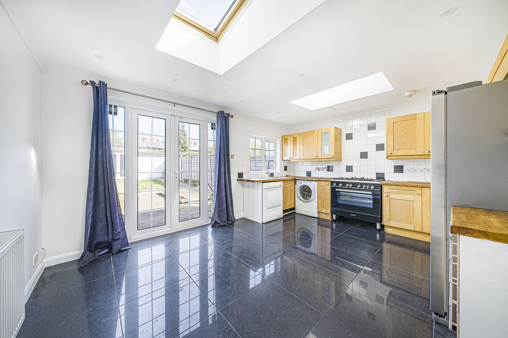 Property photo 3 of 16