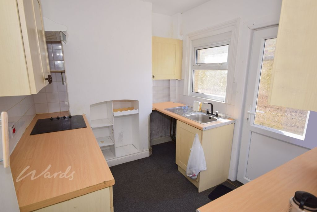 Property photo 2 of 8 Pheasant Kitchen