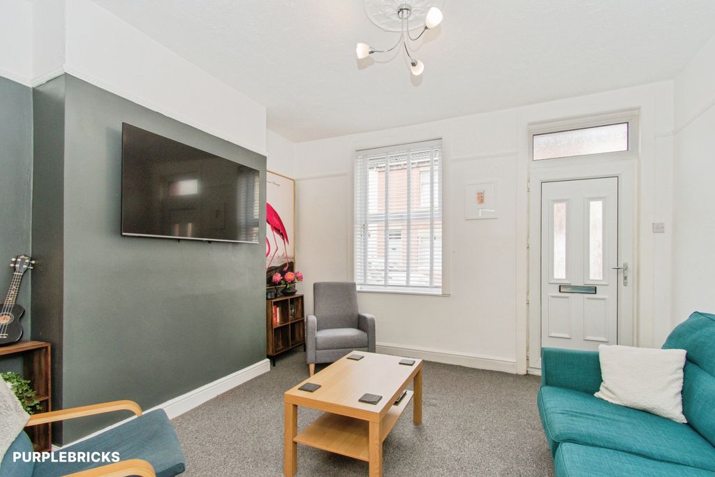 Property photo 2 of 22