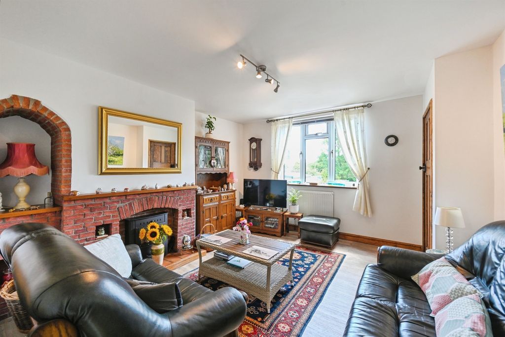 Property photo 3 of 16