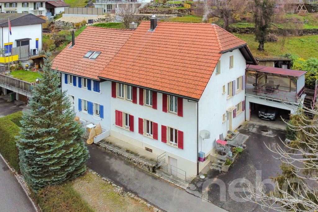 Property photo 2 of 12