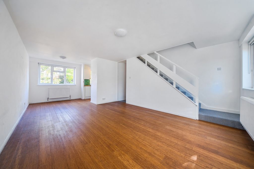 Property photo 2 of 20 1535261-17-6Ace27...