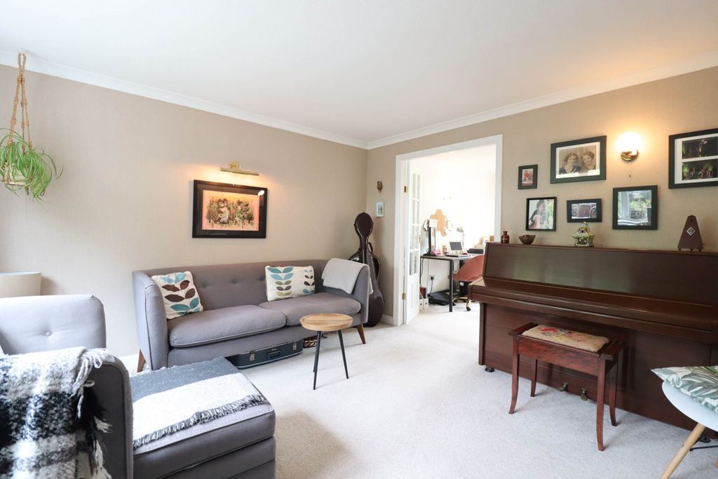 Property photo 3 of 16