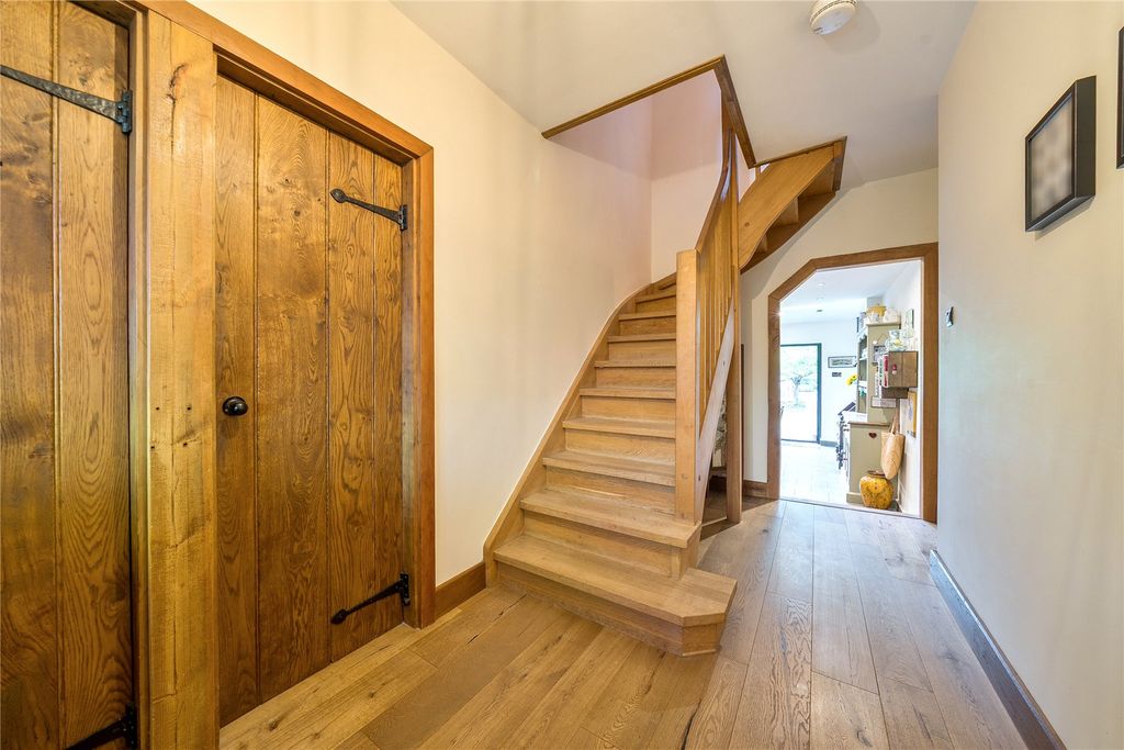 Property photo 2 of 25 Picture No. 01