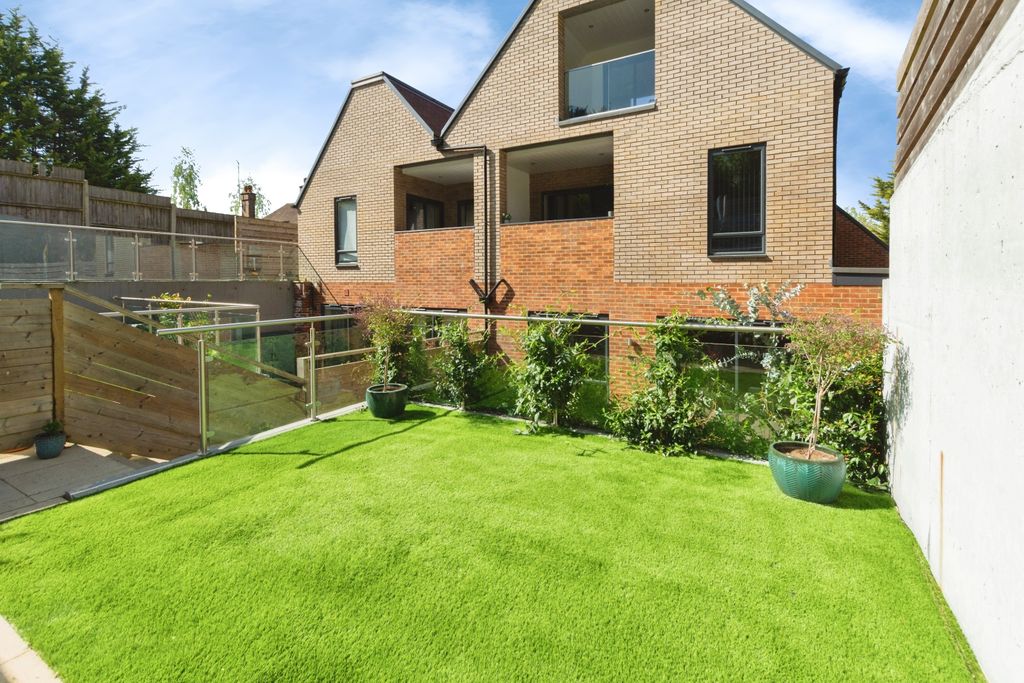 Property photo 1 of 23 Garden