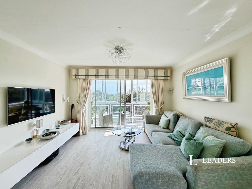 Property photo 3 of 19 Pbox-Img.Jpg