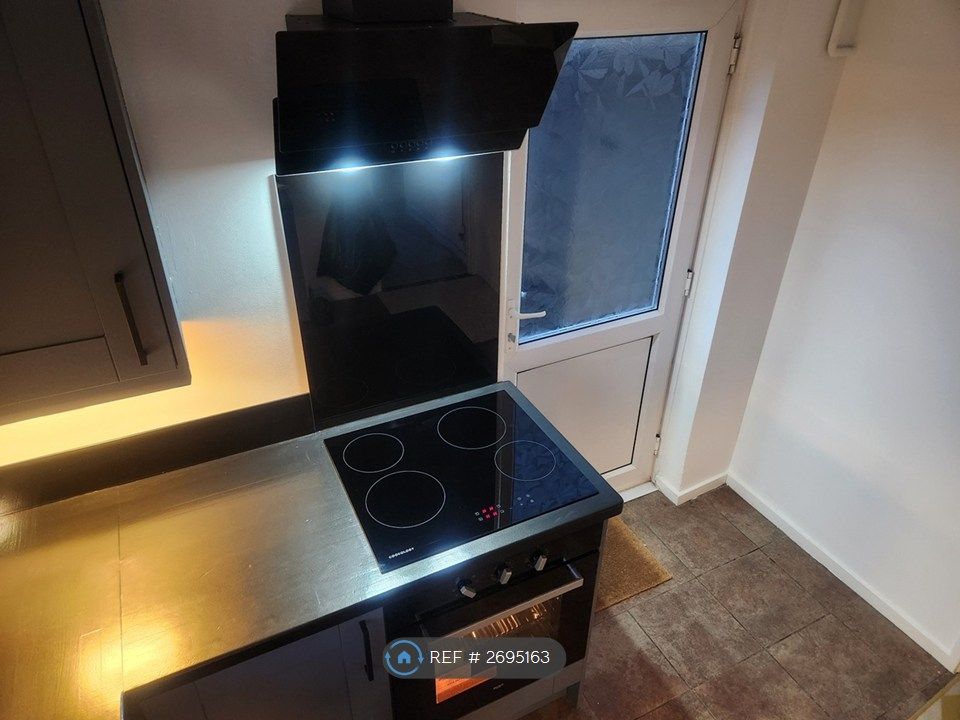 Property photo 3 of 35 Kitchen