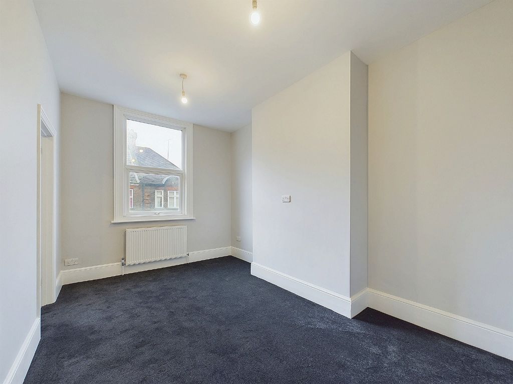 Property photo 3 of 8 3906464
