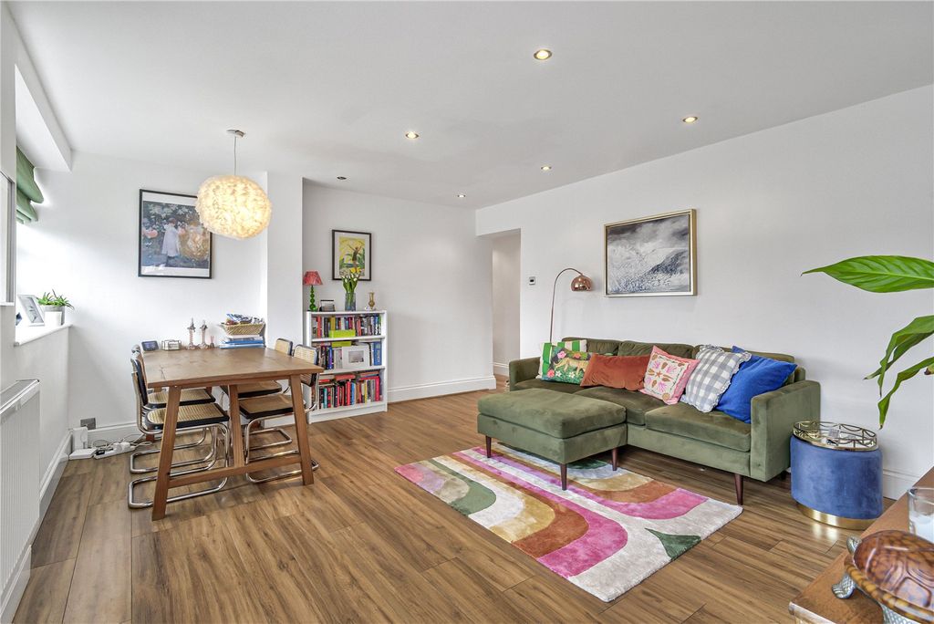 Property photo 3 of 11 Picture No. 14