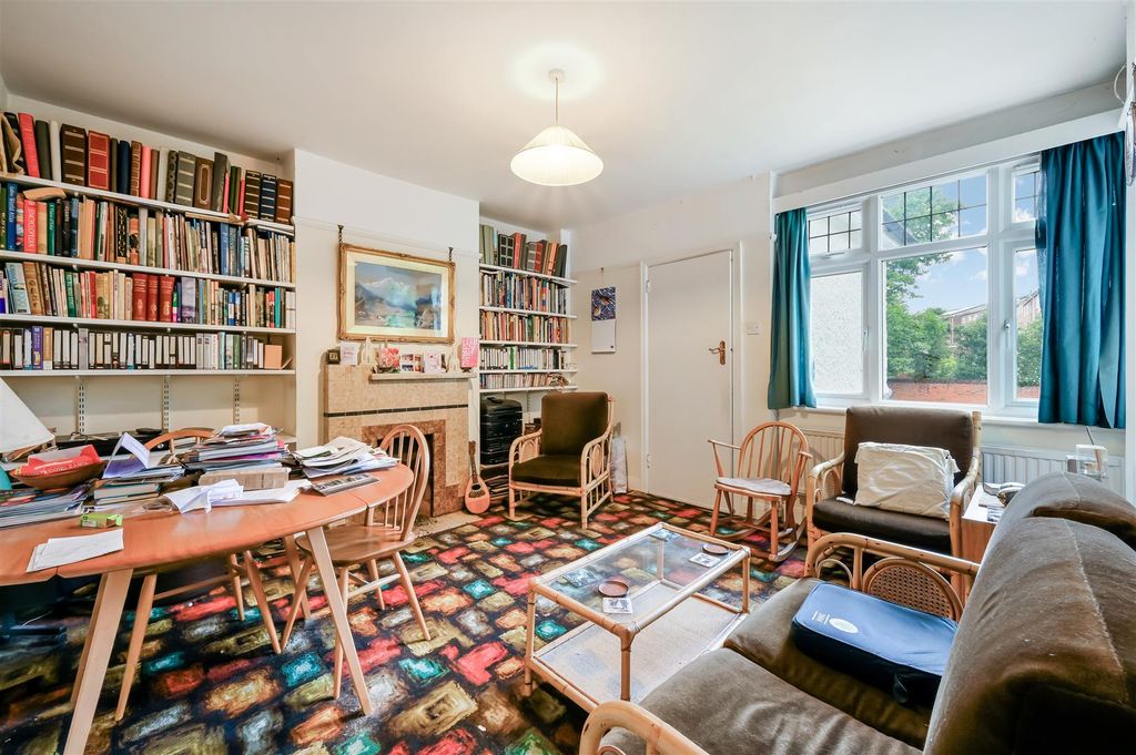 Property photo 2 of 9