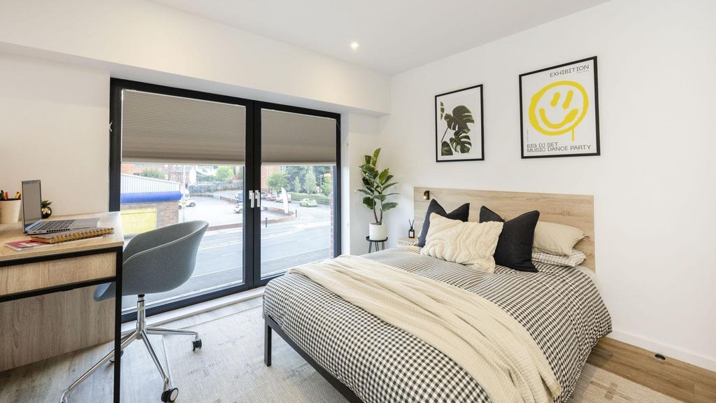 Property photo 3 of 28