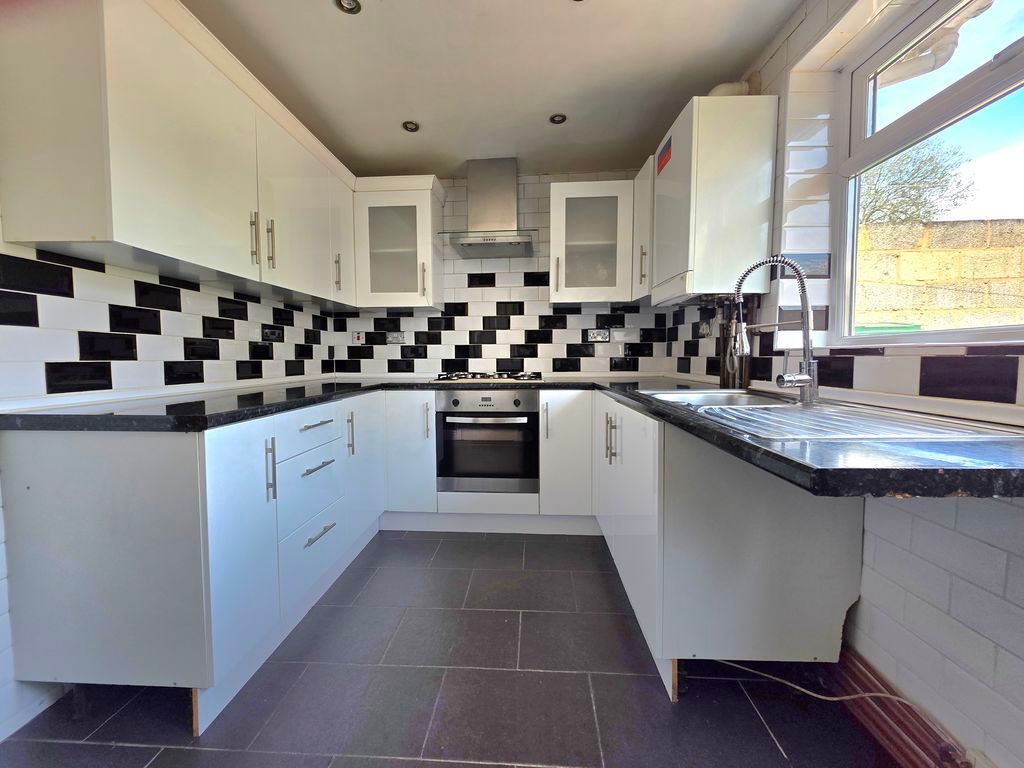 Property photo 3 of 11 Photo 9